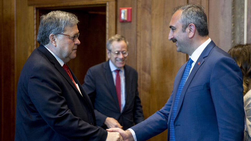 Bakan Gül, ABD'de FETÖ elebaşının iade sürecini görüştü