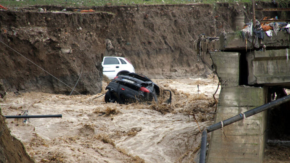 AFAD Başkanı Güllüoğlu'ndan sel uyarısı