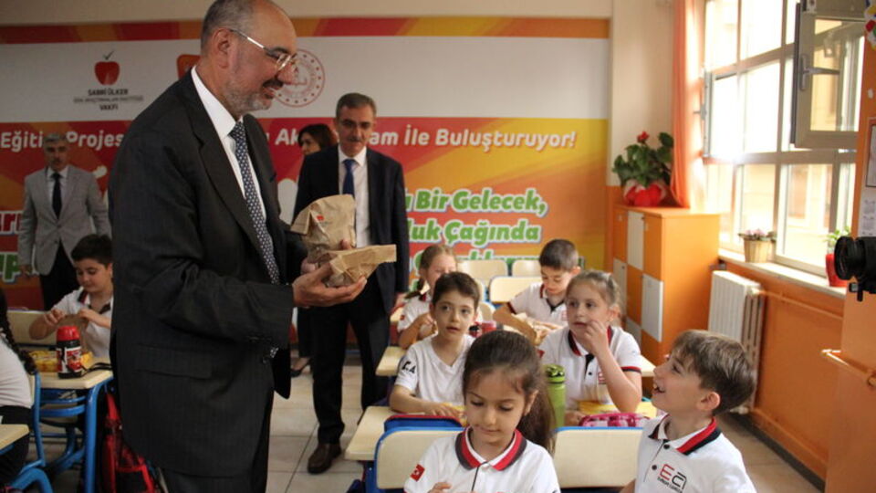 'Çocuklarımız dengeli beslenerek sağlıklı büyüyecek'