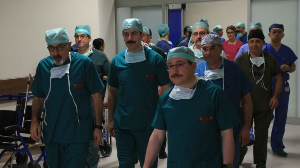 "Karaciğer nakliyle" rekor denemesi tamamlandı