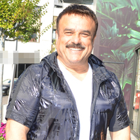 Güneşli havanın tadını çıkardı