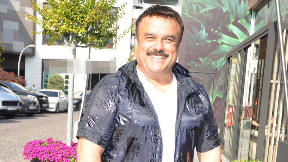 Güneşli havanın tadını çıkardı