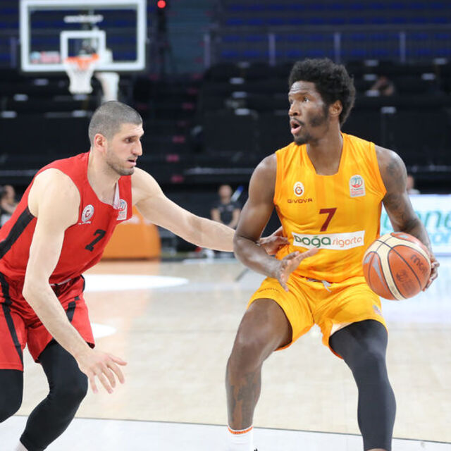 Hayes, Zalgiris Kaunas'ta