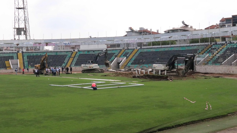 Denizli Atatürk Stadı yenileniyor