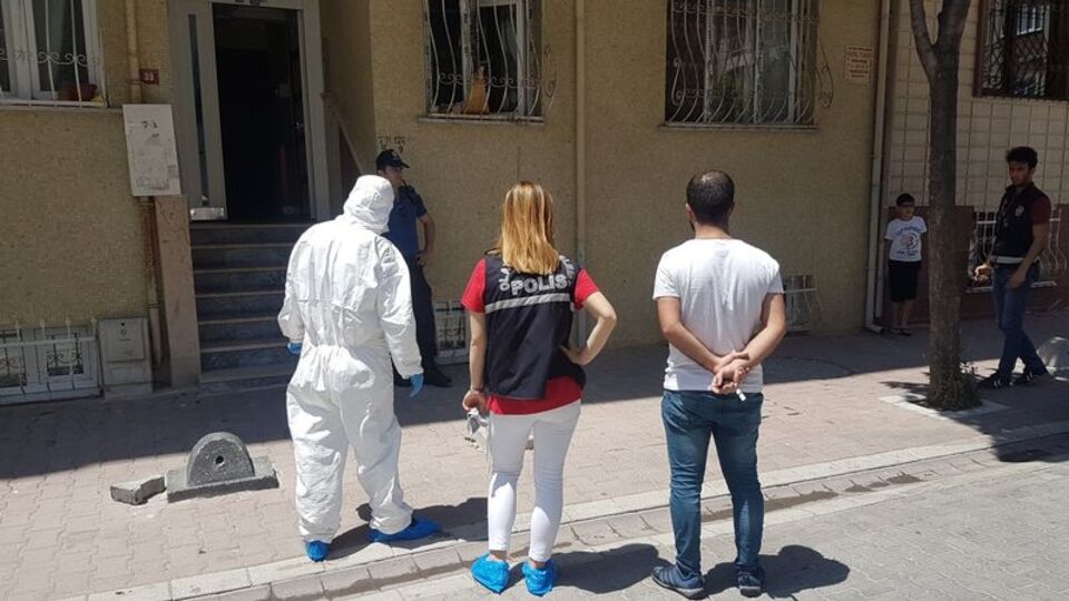 Esenyurt'ta vahşi cinayet! Kızına 'Odaya girme annen hasta' demiş