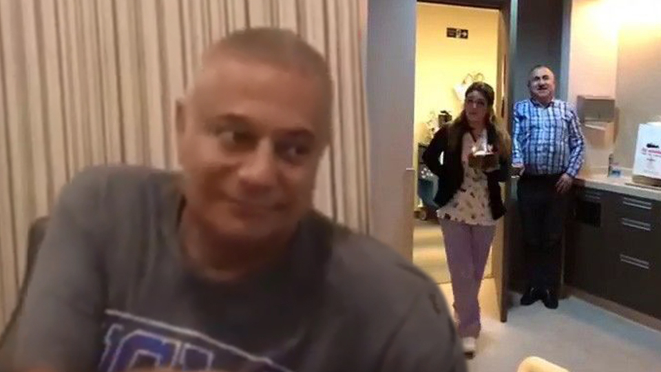 Mali'nin hastane odasında doğum günü kutlaması