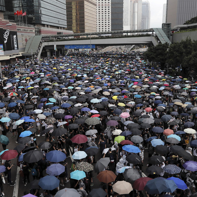 Hong Kong karıştı!
