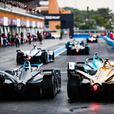 Yollardan önce piste çıktılar!