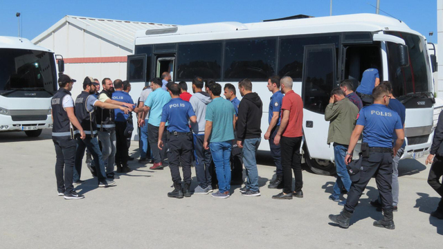 Rüşvetle kaçak elektriğe 28 gözaltı