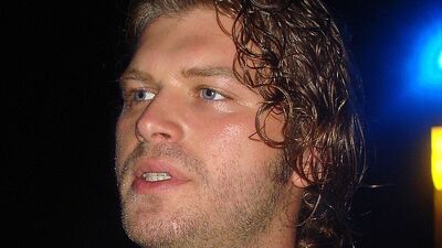 Kıvanç Tatlıtuğ kimdir?