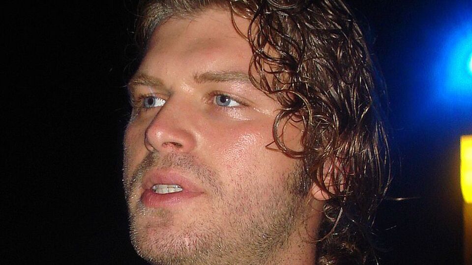 Kıvanç Tatlıtuğ kimdir?