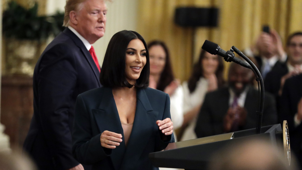 Kim Kardashian Beyaz Saray'da Trump'la görüştü