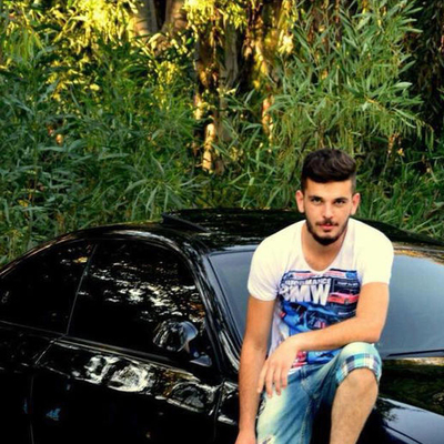 Yol verdiği yaya 6 kez bıçakladı