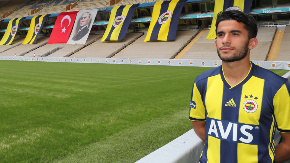 Fenerbahçe ilk imzayı attırdı!