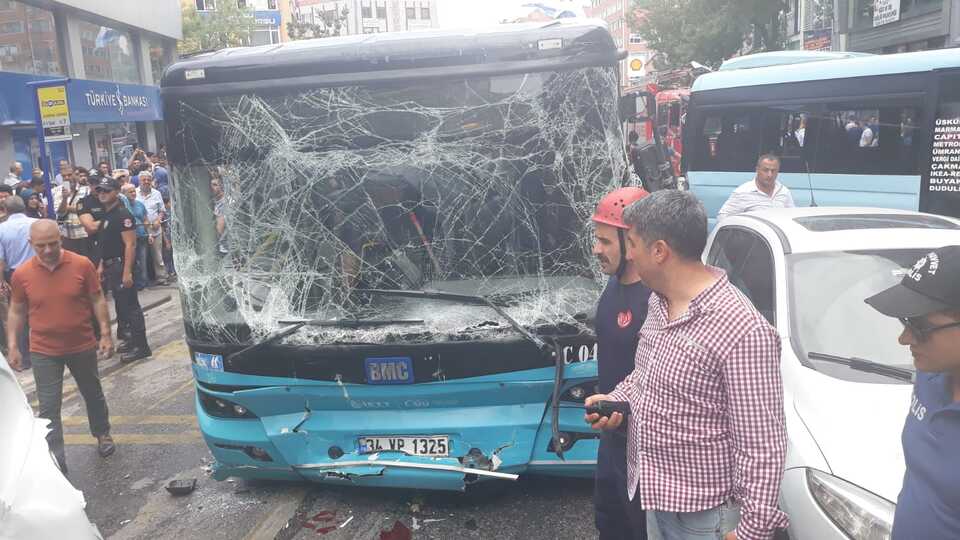 Ümraniye'de zincirleme kaza!