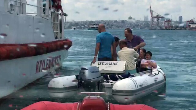 Haydarpaşa açıklarında hareketli anlar!
