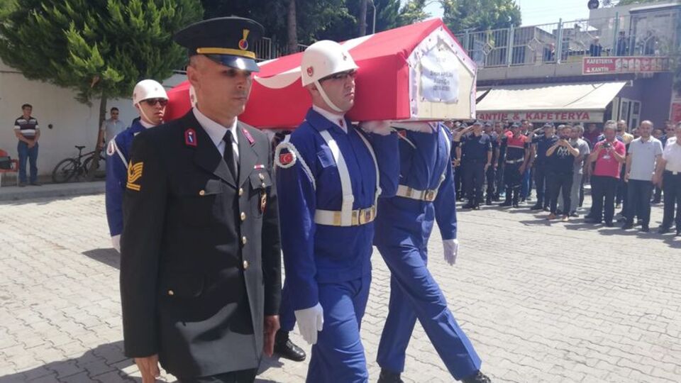 Mersin'deki kazada ölen asker için tören