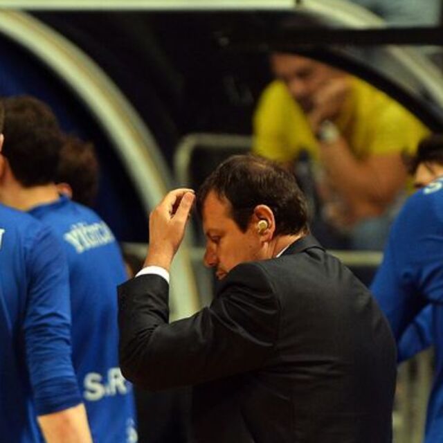 Ataman yine kulaklıkla sahaya çıktı