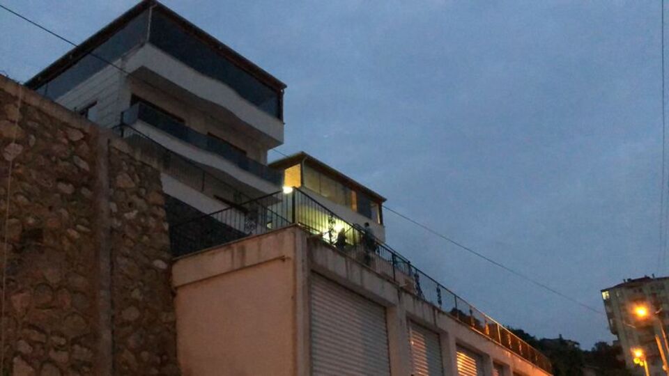 Müteahhidi sırtından vurup öldürdü!