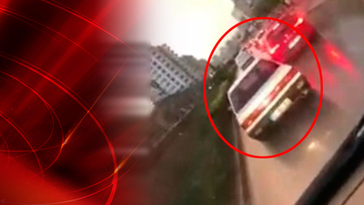 Ambulansa ısrarla yol vermedi!