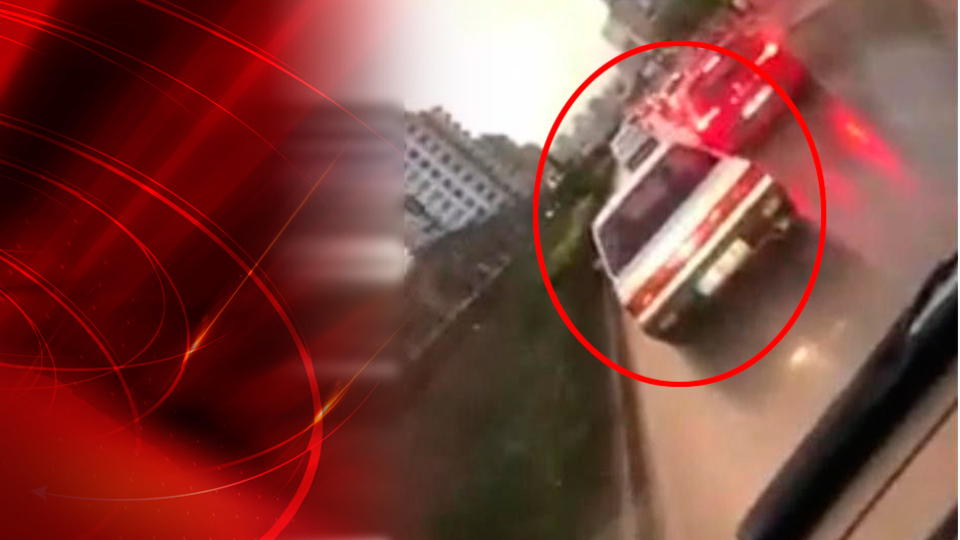 Ambulansa ısrarla yol vermedi!