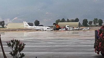 Uçak pistten çıktı... Havalimanı ise uçuşlara kapatıldı