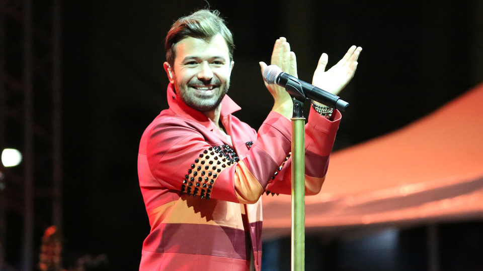 Yalın, Alanya'da hayranlarıyla buluştu