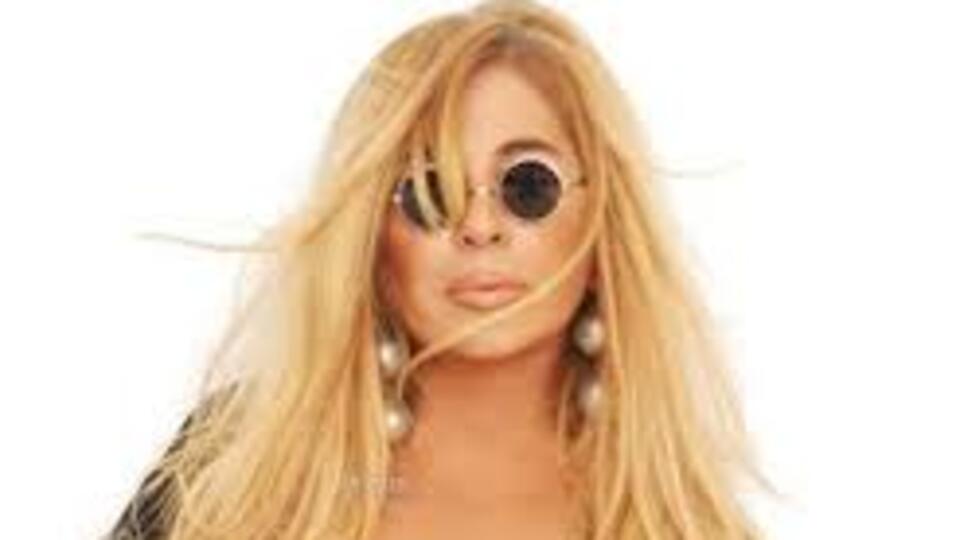 Zerrin Özer kimdir?