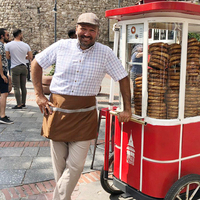 Ali Sunal simitçi oldu