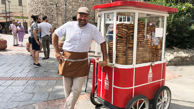 Ali Sunal simitçi oldu