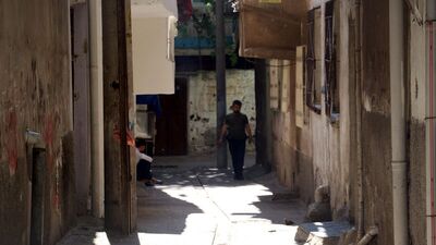 Ablasının evinde gördü, tüfekle vurdu