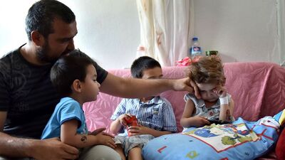 Bağırsağı vücudunun dışında! Minik Nazlı yaşam mücadelesi veriyor