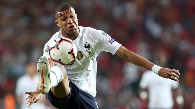 Mbappe PSG'de kalıyor