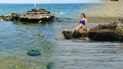 Denizin ortasında bir kaya! Sıradan gibi görünüyor ama...