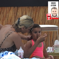 Ünlü oyuncunun kızıyla tatil keyfi