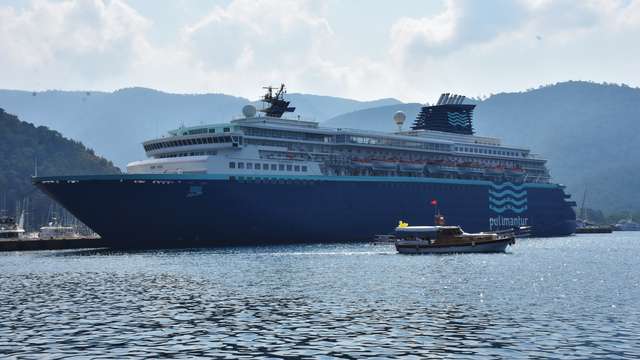 1460 yolcu ve 615 mürettebatıyla Marmaris'te