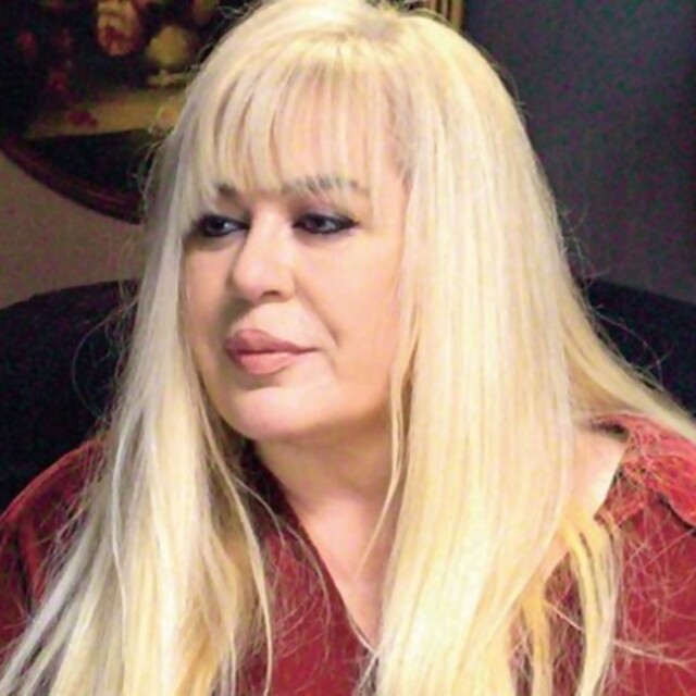 Zerrin Özer kimdir?