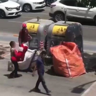 Çöpten çıkan oyuncak sevinci