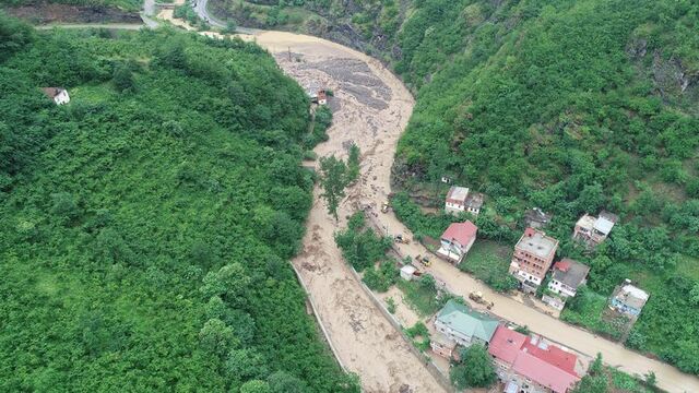 Sel felaketinde ölü sayısı 4'e yükseldi