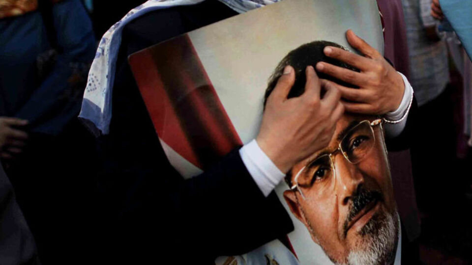 "Mursi'yi ölüme terk ettiler"