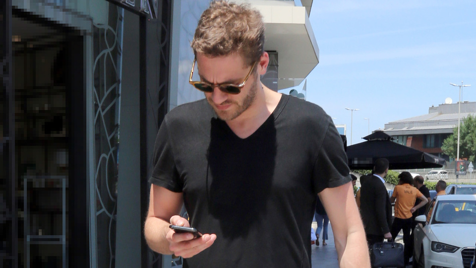 Sessizliğini korudu