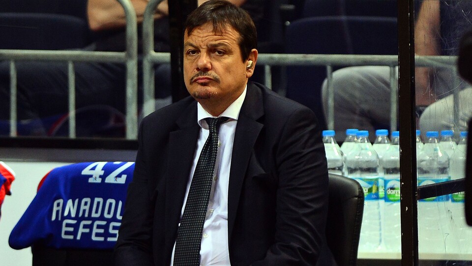 Ergin Ataman yine kulaklıkla