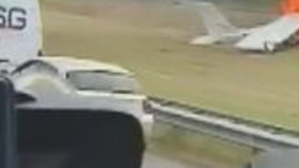 Belçika´da eğitim uçağı düştü!