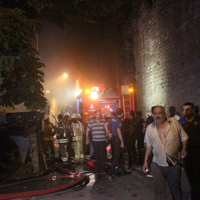 Fatih'ta yangın: 1 ölü, 1 yaralı