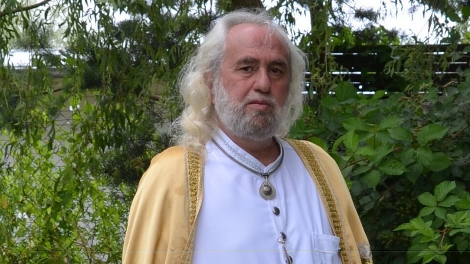 Hasan Mezarcı kimdir?