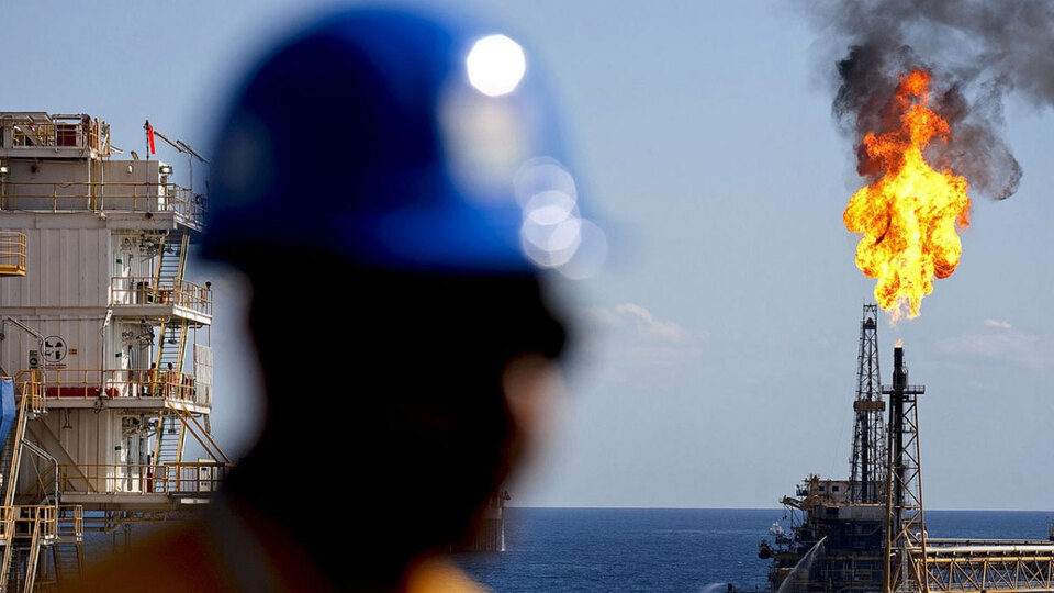 Brent petrolün varili 63,37 dolar