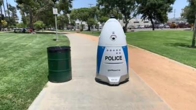 Robot polis ilk devriyesine çıktı