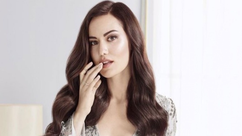 Fahriye Evcen kimdir?