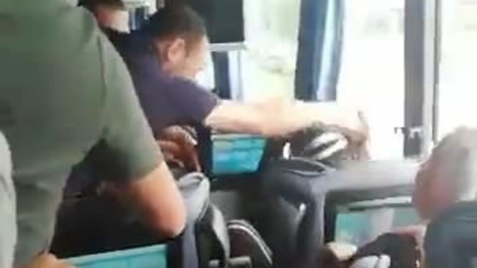 Güpegündüz kadını otobüsten kaçırdılar