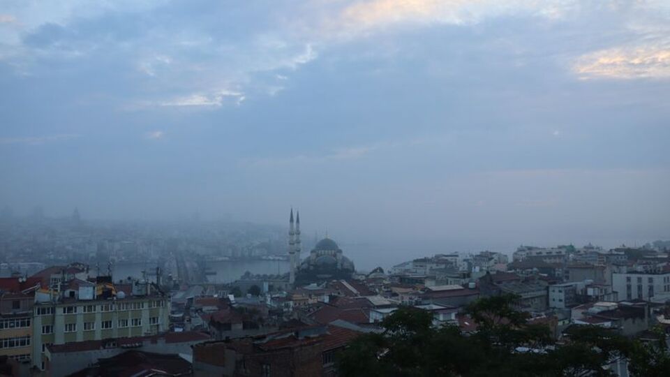 İstanbul Boğazı'nda sis etkili oluyor